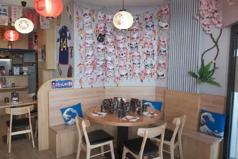 Photo interieur restaurant page accueil Ambiance Chaleureuse